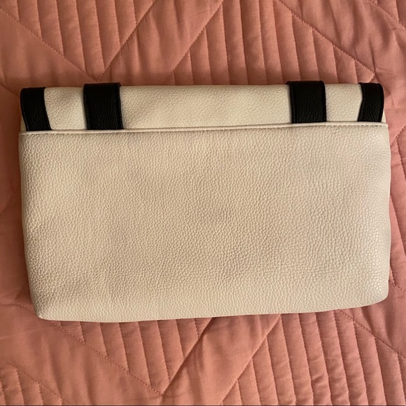 Guess Envelope Clutch Bag - Picture 2 of 4